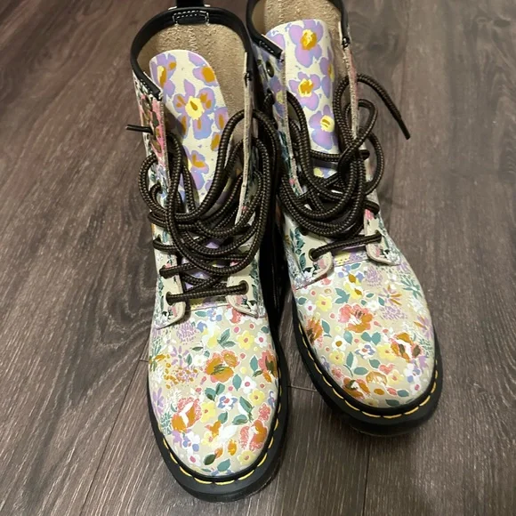 Dr. Martens 1460 parchment beige floral boots women 10 custom - Picture 7 of 9